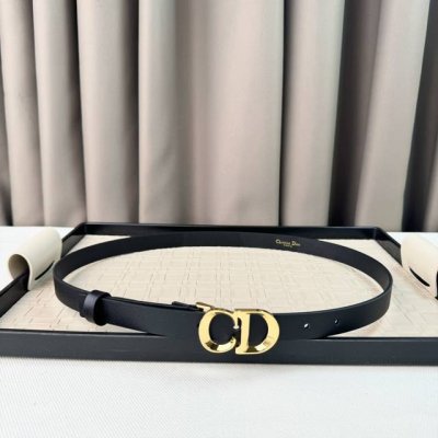 Dior 24早春新款 C D搭扣黄铜腰带扣，小牛皮腰带 经典永存 2.0Cm