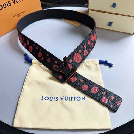 L0Uis Vuitt0N 專櫃最新升級版本 寬度40Mm 原廠荔枝紋面絲印圖案效果 進口柔軟小牛皮底 搭配雙層字面間色搭扣 百搭易襯！ - 点击图像关闭