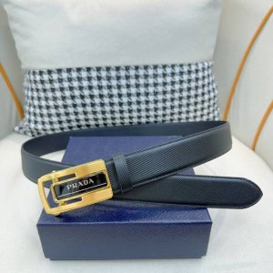 特 品牌：Prada 进口小牛皮，手感细腻柔软。搭配纯钢精品扣，内穿式自动扣男士必备！宽度：3.5Cm