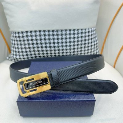 特 品牌：Prada 进口小牛皮，手感细腻柔软。搭配纯钢精品扣，内穿式自动扣男士必备！宽度：3.5Cm