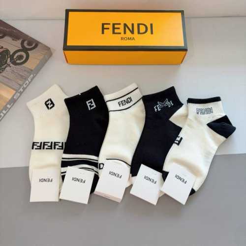 配包装 一盒5双 Fendi 芬迪 双Ｆ字母经典短筒袜子，实用好穿 柔软透气，时尚百搭款，大牌出街。