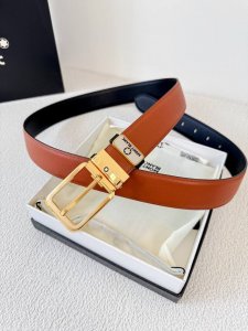 品名：万宝龙 Montblanc原单 腰带 皮带 型号：针扣，新款原版经典精品针式扣头，实物拍摄，原版头层牛皮材料：百分百头层牛皮，保证真皮。双面可用专柜同等质