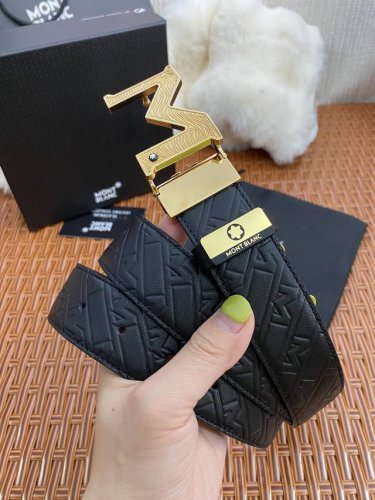 品名：万宝龙 Montblanc 原单 材质：原单牛皮腰带 百分百头层牛皮腰带保证真皮，24K纯钢扣，专柜原单品质、做工精细，时尚大牌，送人自用首选 包装： 请