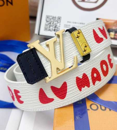 皮带：Lv..路易..威登顶级复刻- 腰带：原单品质百分百进口原厂头层牛皮，保证真皮。镜面设计工艺.真空电镀.永不掉色.24K纯钢扣头层小牛皮涂鸦手绘油画系列双