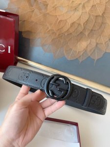 Gucci 经典全皮压花宽度4.0Cm 专柜新版Logo横标，原版进口南非皮底，精品双G钢扣 高端品质，不惧对比。