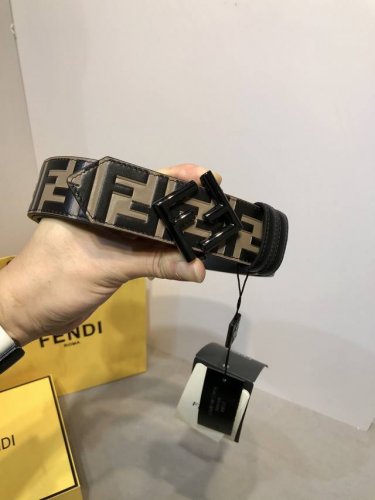 配送专柜包装 打孔针 特 新款 Fd 宽38Mm 老花F标志造型，原版纯手工搽色皮带，支持Nfc 双层间色扣 搭配标志性F戒子，进口小牛皮制成，镀金表面金属制品