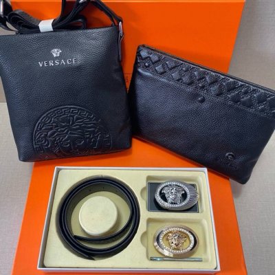 头层皮质组合礼盒包装范思哲Versace腰带+俩款包包超级组合 实用公文包包是很合适的选择。强烈推荐这款手提包日常是非常。 双扣皮带：头层皮质带身搭配3.8Cm