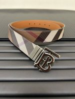 特 Burberry 巴宝莉专柜同步上新精选品牌标志性london格纹 搭配平滑皮革内衬设计 精致优雅 简单大方--宽度3.5Cm
