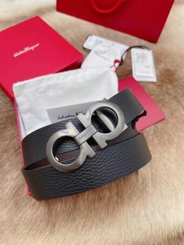 配全套专柜包装，菲拉格慕 35Mm！海外代工厂P出货，采用双面自然甩头层牛皮，风格现代，为日常造型增姿添彩，达到修身效果，区别一般市场货。高端大气 DDD