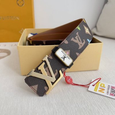 品名： LV..路易..威登腰带皮带原单 型号：挂扣，经典纯钢材质面字母挂扣，头层牛皮，图片实物拍摄 材料：头层牛皮，挂扣系列，纯钢材质扣头，钯镀电镀工艺永不掉