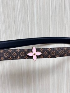 2.0宽帆布印空白花，黑色小牛皮起鼓，一尖一方尾。达配精品四叶粉胶扣头。