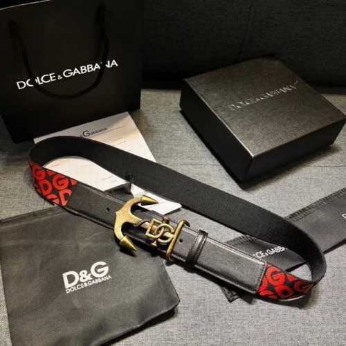 Dolce&Gabbana 全新软质小牛皮腰带，缀以个性化徽标搭扣。小牛皮腰带，搭配徽标装饰搭扣: 腰带宽度：40 Mm 镀钌金属搭扣 意大利制造 带面:牛皮革