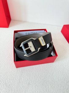 品名：卡地亚 Cartier 原单 腰带 皮带 型号：针扣，原版经典针式扣头，实物拍摄，双面头层牛皮 材料：百分百头层牛皮，保证真皮。双面可用专柜同等质量，原版