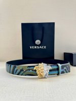 特P210 5 宽度3.8Cm Versace 皮带，配有立体La Medusa双面搭扣，一面饰有Barroco印花。 la Medusa搭扣 腰带环 底/面料