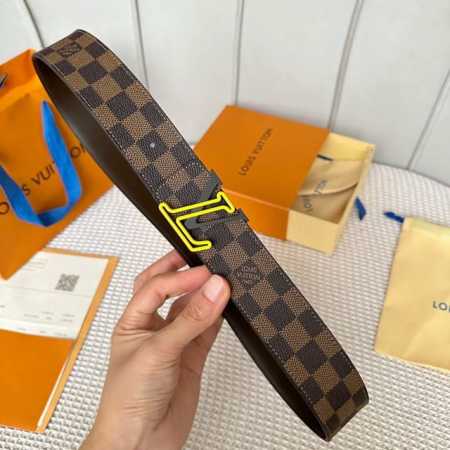 也P170 寬：40Mm 驢家新品 寬度40Mm 驢家Ss新品腰帶系列 意大利原廠皮料 扣頭採用雙拼視覺效果工藝 全方位精打細磨 精密度厚金電鍍 雙面用 - 点击图像关闭