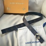 L0Uis Vuitt0N 今季新品 女士原單腰帶 寬度30毫米 經典小花帆布面配已素面小牛皮底 搭配新款花卉圖案五金 可雙面佩戴 百搭款