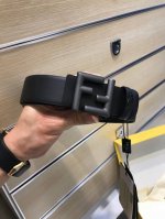 特 配送专柜包装 打孔针 新款 Fd 宽38Mm 支持Nfc 芯片扫描，标志造型宽皮带，原版圆柱F铆钉扣，进口原版 黑色小牛皮配原版老花制成，镀金表面金属制品，