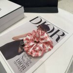 配包装盒 Miumiu新款爱心桃发圈 简单优雅，实用百搭，值得入手！