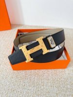 品名： 爱玛仕.Hermes腰带 皮带 原单 型号：挂扣，经典纯钢材质扣头，双面头层牛皮，图片实物拍摄 材料：双面头层牛皮，挂扣系列，纯钢材质扣头，镀钯电镀工艺