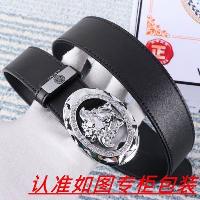 品名：Versace.范思哲原单 材料：百分百头层牛皮，保证真皮。24K纯钢扣双面可用专柜同等质量， 送人自用首选 包装： 请认准如图专柜包装，赠送打孔器，银联
