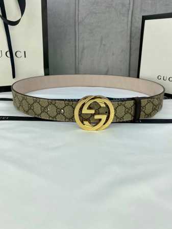 宽度4.0Cm Gucci Marmont系列每一季都会推陈出新，为灵感源于70年代的标志性gg钢扣配件注入现代精髓。这款gg Supreme帆布腰带反面采用黑 - 点击图像关闭