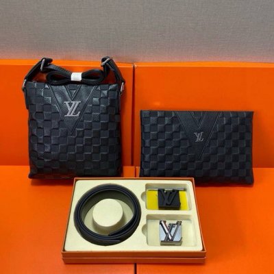 Lv路易威登 头层皮质组合礼盒包装腰带俩款包包超级组合 公文包包是很实用的选择。手提包日常是非常适合的。 双扣皮带：头层皮质带身搭配3.8Cm广州原版扣头 带身