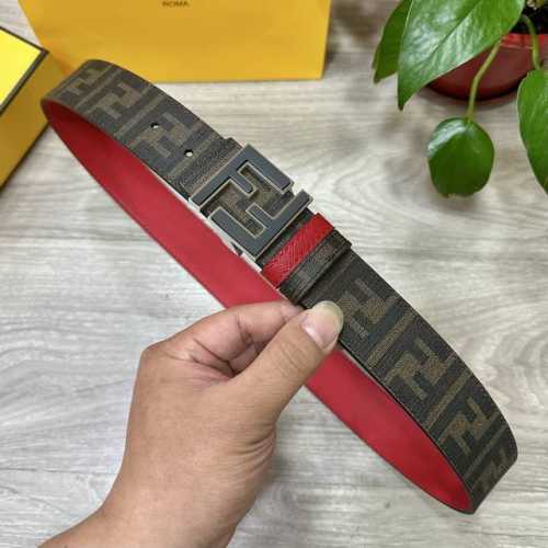 Fendi芬迪专柜同款 宽4.0Cm 双环正反用腰带 Ff按钉搭扣 红色Cuoio Romano皮革材质 反面面料带有烟草黄和黑色Ff图案 黑色珐琅金属饰面 时