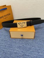 品牌： 驴牌 Lv新款进口小牛皮，手感细腻柔软。搭配纯钢自动精品钢扣，男士必备！宽度：3.5Cm