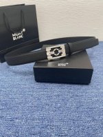 品牌 万宝龙 550107自动 描述 双面原版皮，这款饰有带扣的腰带配以水牛皮衬里，覆以Monogram 牛皮。展现细腻的品牌特质，是牛仔裤的理想配件 字母带扣