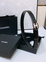 Chanel 24C 黄铜金属 水钻黑 与 白Logo搭扣 黄铜金属进口胎牛皮带身 饰有Cc小Logo手感柔软 细腻 3.0Cm