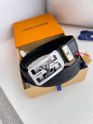 品名：Lv..路易..威登 腰带原单自动带 皮带 型号：自动扣，纯钢材质自动扣，头层牛皮自动带身，实物拍摄 材料：百分百头层牛皮，保证真皮。24K纯钢扣，永不掉