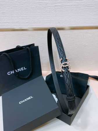 特 Chanel 24C 珍珠 水钻白 与 水钻粉 Logo搭扣 黄铜金属羊皮菱格带身 手感柔软 细腻 2.0Cm 码数75- -100 - 点击图像关闭