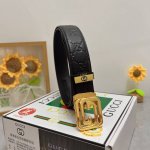 品名：古奇.Gu...Ci 自动带 材质：原单牛皮腰带 专柜原单品质、做工精细，时尚大牌，送人自用首选 包装： 请认准如图专柜包装赠送打孔器手提袋专柜礼盒宽度