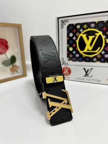 品名：Lv..路易..威登 材质：原单牛皮腰带 百分百头层牛皮腰带保证真皮，24K纯钢扣，专柜原单品质、做工精细，时尚大牌，送人自用首选 包装： 请认准如图专柜