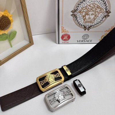 品名：Versace.范思哲 材质：原单牛皮腰带 百分百头层牛皮腰带保证真皮，24K纯钢扣，专柜原单品质、做工精细，时尚大牌，送人自用首选 包装： 请认准如图专