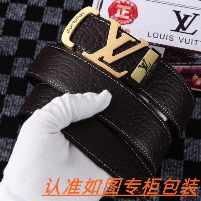 男士腰带：Lv 路易斯登 原单 男士皮带：百分百头层牛皮，保证真皮。24K纯钢扣双面可用专柜同等质量， 送人自用首选 包装： 请认准如图专柜包装，赠送打孔器，银