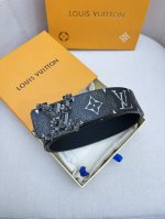 品牌：Lv、、路易、、威登！ 原单：特 皮带腰带：单面使用专柜质量、头层牛皮、24K纯钢扣、送人自用首选、保证真皮 包装：请认准图片专柜包装、送打孔器 全套包装