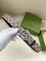 宽度4.0Cm Gucci Marmont系列每一季都会推陈出新，为灵感源于70年代的标志性Gg配件注入现代精髓。Supreme帆布印花 腰带反面采用咖啡色原版
