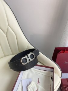 特 菲拉格慕双面原厂进口头层牛皮，双面使用，真空电镀铜扣，做工精致专柜品质！时尚休闲百搭火爆热销中！配专柜全套包装，宽度3.5Cm。