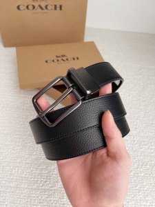 特 COACH 寇驰原单系列 3.7cm带身专柜对版开模制作 徳国进口机车车线 精湛工艺海外代购最热系列 搭配双五金带扣 正装休闲均可搭配 秉承独特的设计风格引