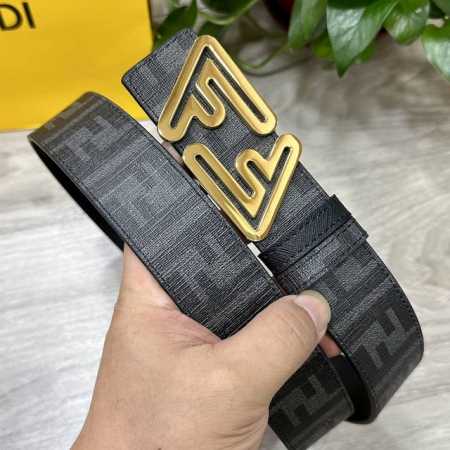图片包装＋10 Fendi 芬迪 专柜同款 宽4.0Cm 双环正反用腰带 Ff按钉搭扣 黑色Cuoio Romano皮革材质 反面面料带有烟草黄和黑色Ff图案 - 点击图像关闭