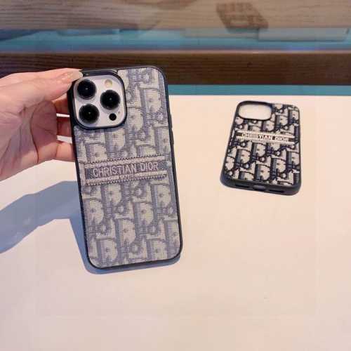 新品上架 Dior刺绣布艺全包手机壳 型号：为了不出现报错型号，请打开本机查看手机设置显示的型号 Iphone16系列更新 Iphone16Pro Max 6.