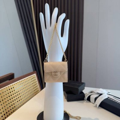 香奈儿Chanel经典C3耳机包通用款官网1:1耳机包 时尚迷你包包，配链条，蓝牙耳机包，包包挂件！尺寸：7.3X6.5X3Cm