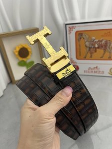 品名：爱马仕.HermèS 自动带 材质：原单牛皮腰带 百分百头层牛皮腰带保证真皮，24K纯钢扣，专柜原单品质、做工精细，时尚大牌，送人自用首选 包装： 请认准