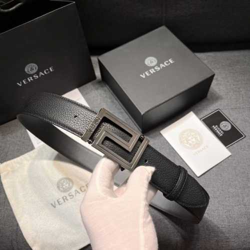 特 范思哲 宽4.0Cm 头层牛皮 新款 皮带，饰有雕刻Logo的Greca搭扣