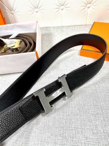 爱马仕hermes 爱马仕专柜同步 双面原版头层牛皮 荔枝纹 精钢精品五金 独特的双尾设计 双色双面使用 宽度 3.8 Cm