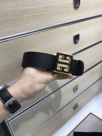 特 配送专柜包装 打孔针 宽35MM，码数85 -105欧 原单进口小牛皮 头层牛皮，搭配原单钌钯电镀GG扣，手感.油边近乎完美，原产皮料定制，质感无可挑剔，出