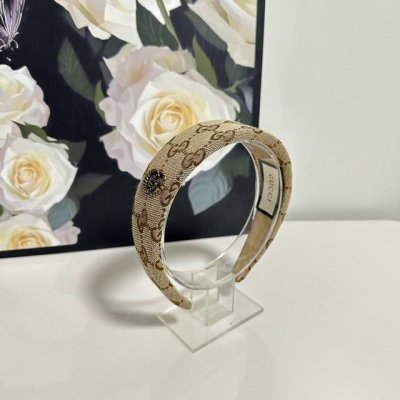 特 配专柜包装 Gucci 古驰 最新老花发箍 小仙女快入手 特殊材质 不嘞头 可盐可甜～