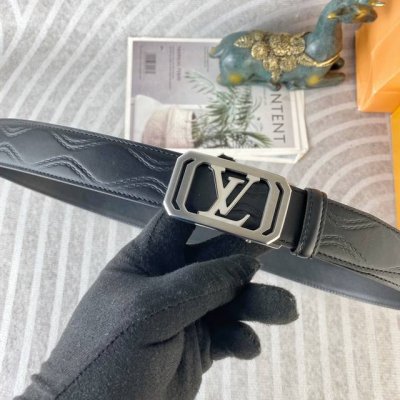 Lv 特种皮腰带自动带系列 ，原厂五金精品不锈钢扣，手感柔软舒适 宽3.5Cm。