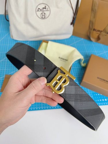 特 巴宝莉 TB系列 全套包装 意大利原厂皮料 双面两用 尺寸4.0cm 五金进口炉内五金，